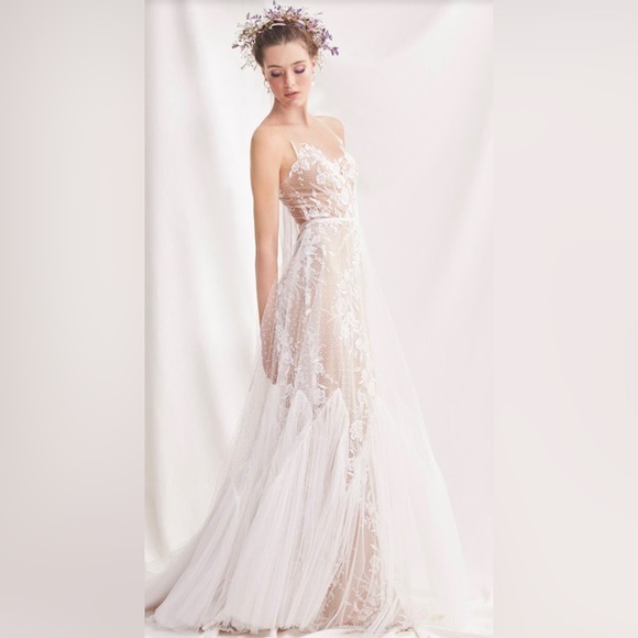Willowby Wedding Dress - Picture 2 of 5